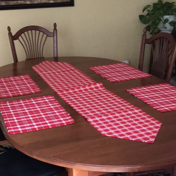 Valentine’s Day/Red & White Plaid Woven Placemats - Set of 4 - Picture 3 of 3